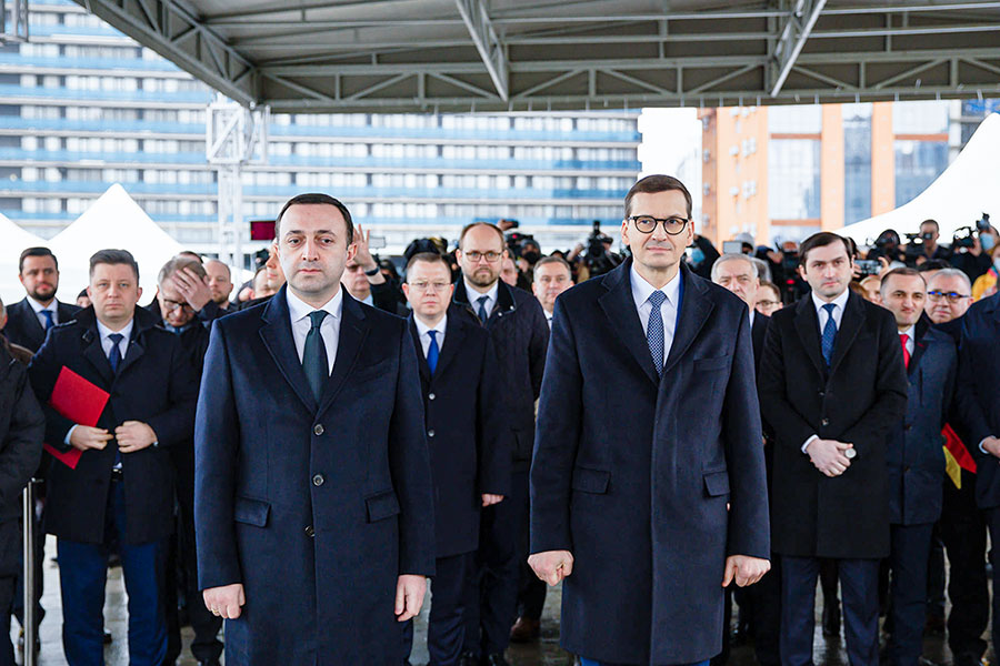 Premierzy Polski i Gruzji odsłonili pomnik Lecha Kaczyńskiego. Gdyby Europa posłuchała go, moglibyśmy uniknąć strasznych tragedii - 17.03.2022.