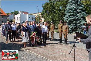 15 sierpnia - wito Wojska Polskiego. Uroczystoci na skwerze Solidarnoci w Dzieroniowie.



